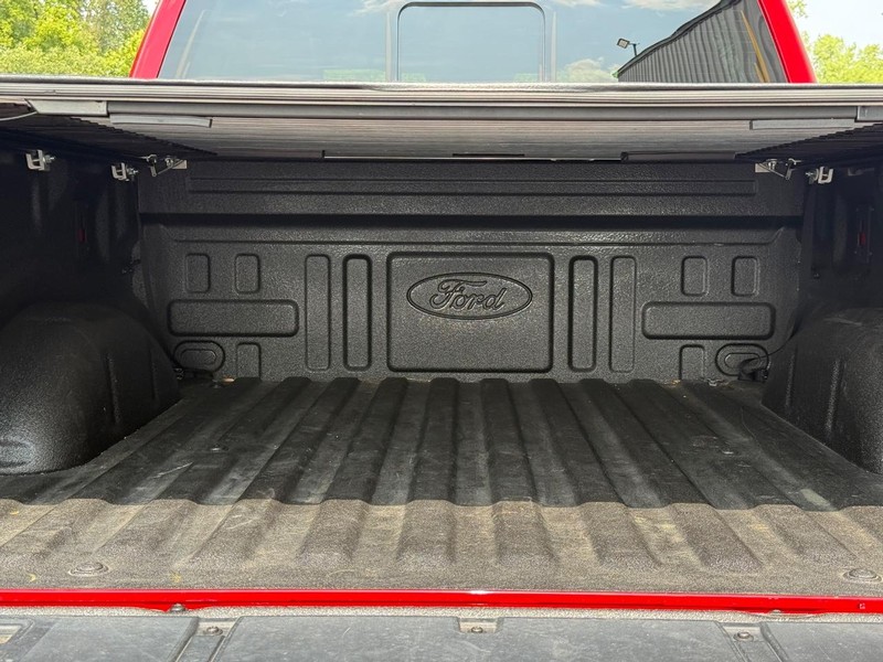 Ford F-150 Vehicle Full-screen Gallery Image 5