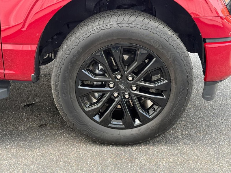 Ford F-150 Vehicle Full-screen Gallery Image 7