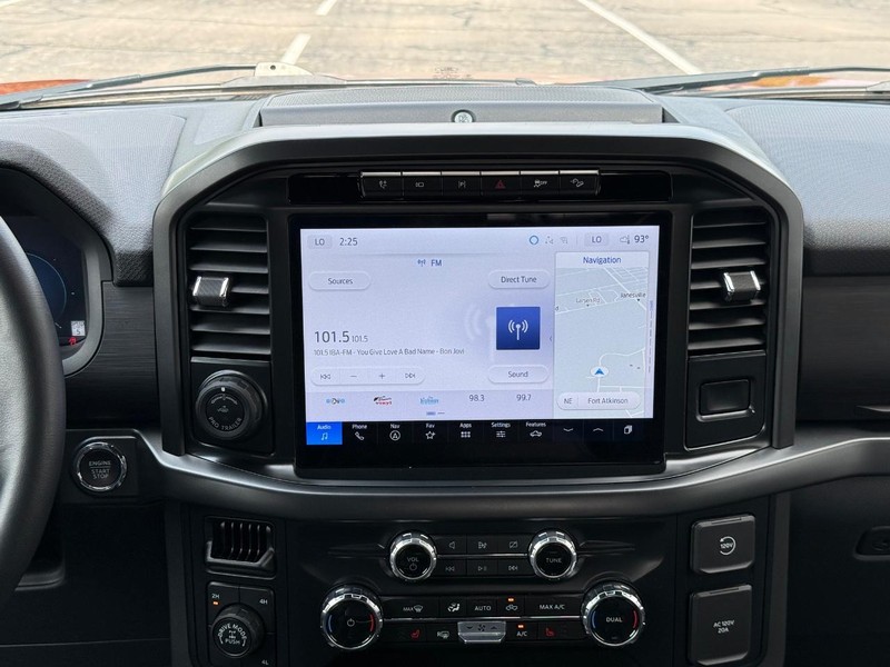 Ford F-150 Vehicle Full-screen Gallery Image 11