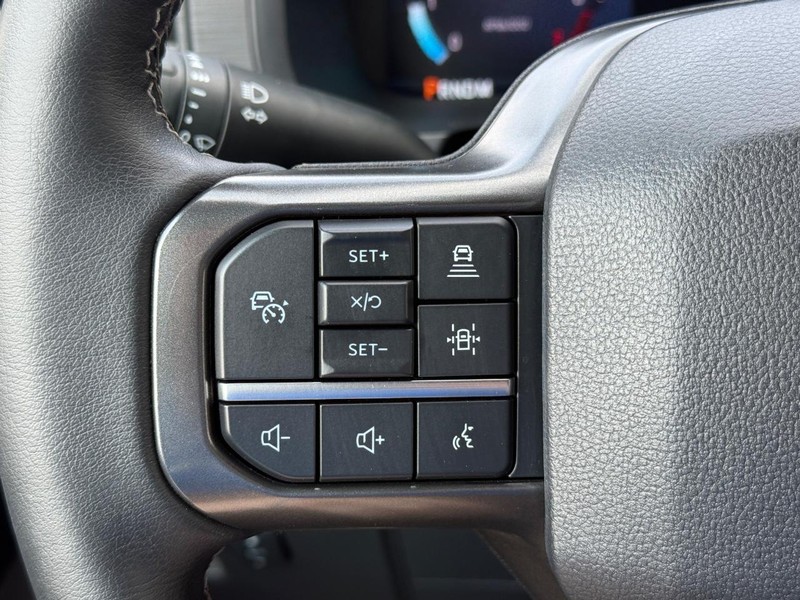 Ford F-150 Vehicle Full-screen Gallery Image 15