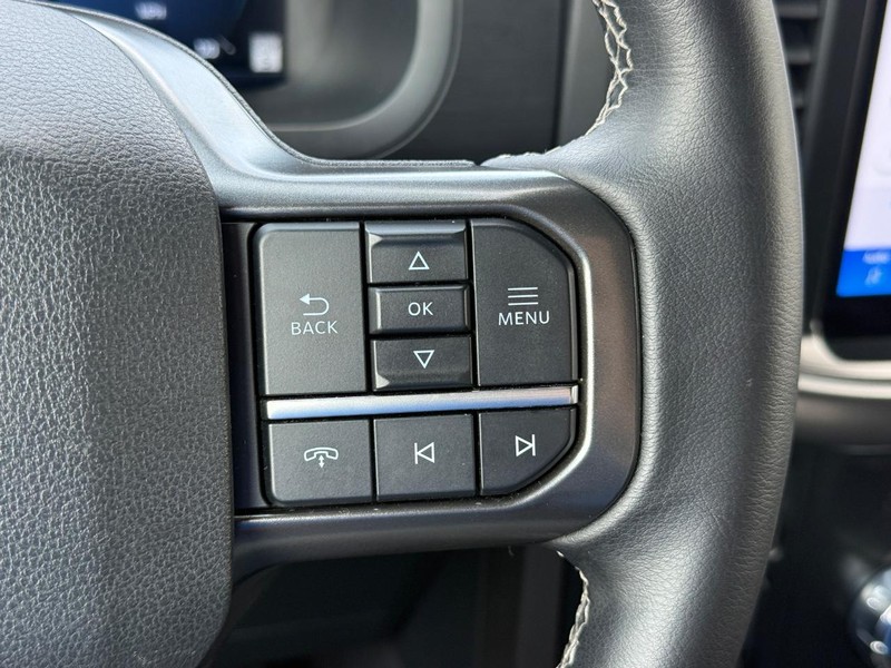 Ford F-150 Vehicle Full-screen Gallery Image 16