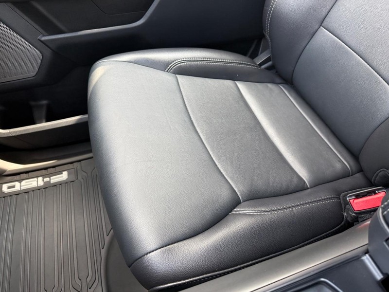 Ford F-150 Vehicle Full-screen Gallery Image 20