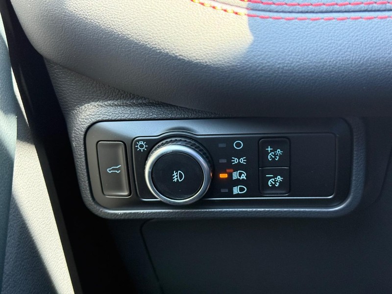 Ford Explorer Vehicle Full-screen Gallery Image 22