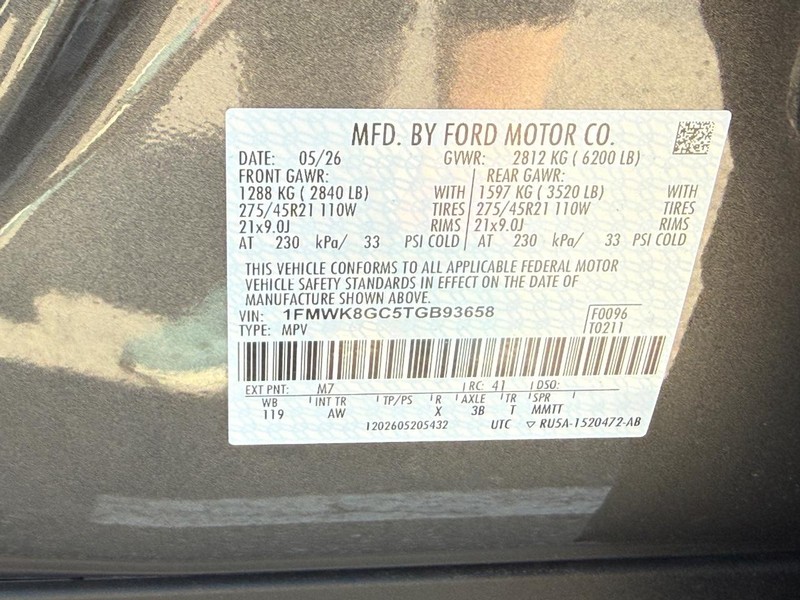 Ford Explorer Vehicle Full-screen Gallery Image 23
