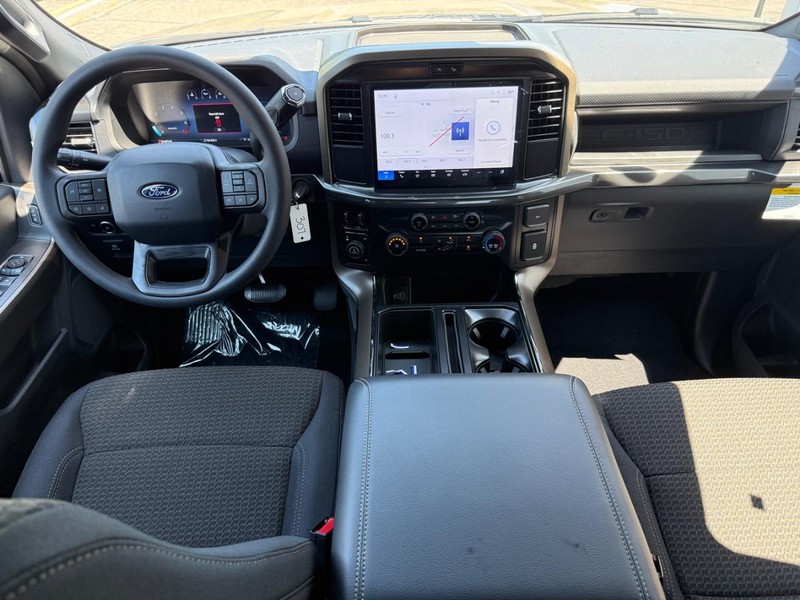 Ford F-150 Vehicle Full-screen Gallery Image 10