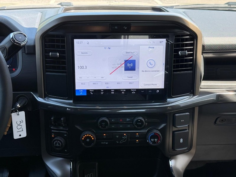 Ford F-150 Vehicle Full-screen Gallery Image 11