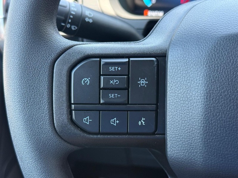 Ford F-150 Vehicle Full-screen Gallery Image 15