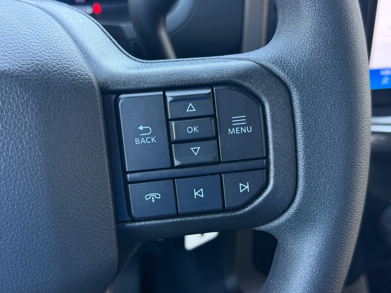 Ford F-150 Vehicle Full-screen Gallery Image 16