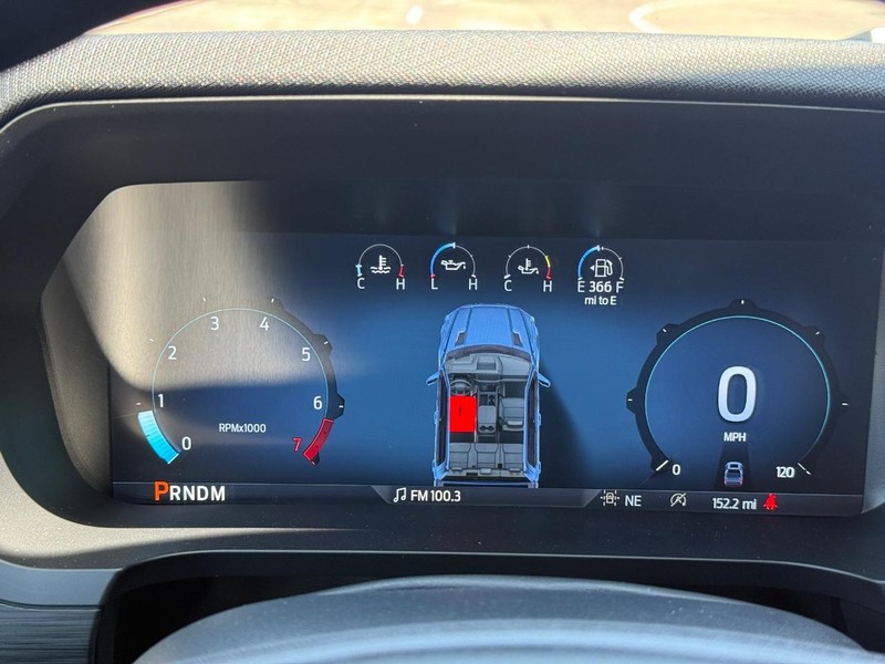 Ford F-150 Vehicle Full-screen Gallery Image 17