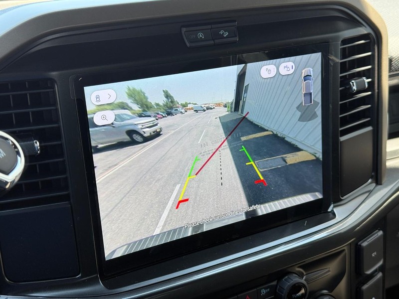Ford F-150 Vehicle Full-screen Gallery Image 18