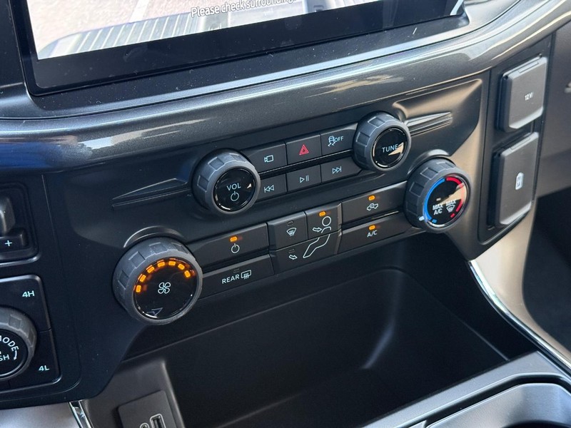Ford F-150 Vehicle Full-screen Gallery Image 19
