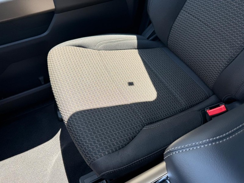 Ford F-150 Vehicle Full-screen Gallery Image 20