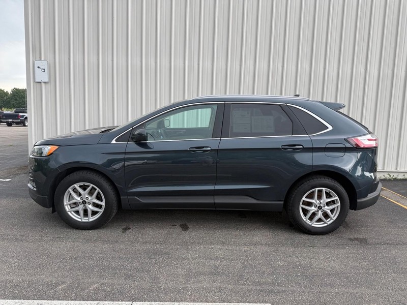 Ford Edge Vehicle Full-screen Gallery Image 2