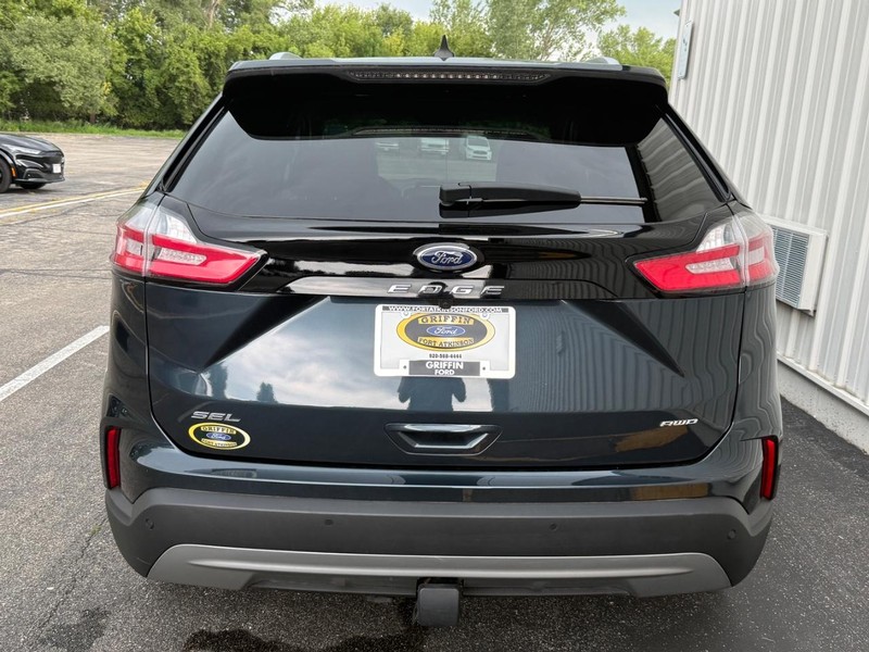 Ford Edge Vehicle Full-screen Gallery Image 4