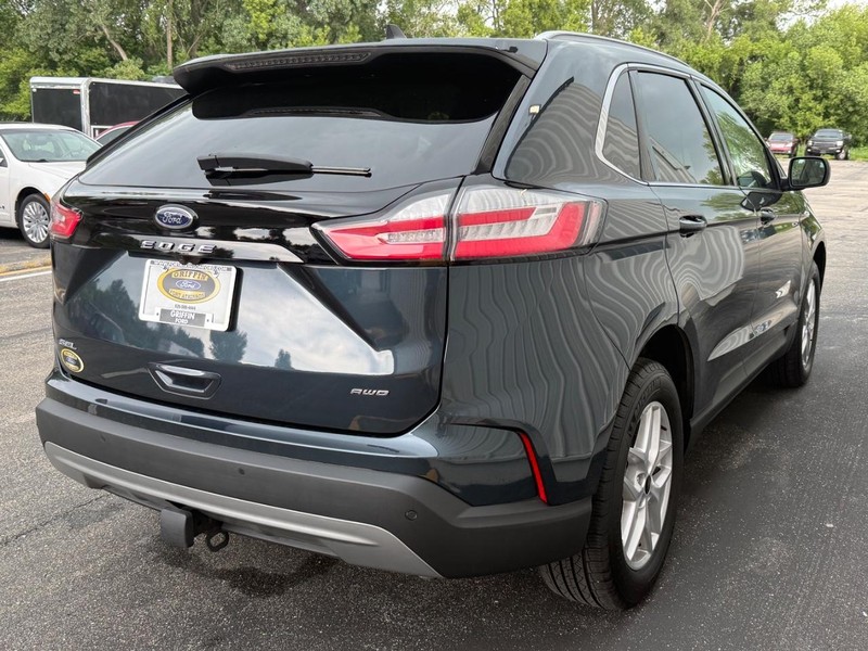 Ford Edge Vehicle Full-screen Gallery Image 6