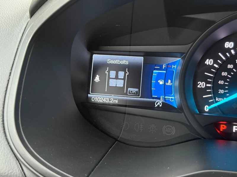 Ford Edge Vehicle Full-screen Gallery Image 17
