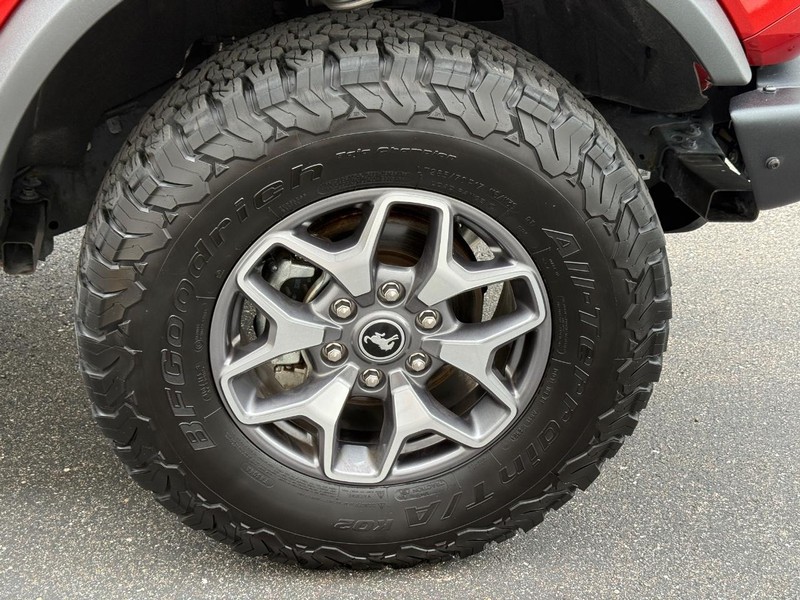 Ford Bronco Vehicle Full-screen Gallery Image 8
