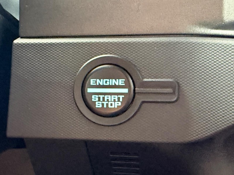 Ford Bronco Vehicle Full-screen Gallery Image 16