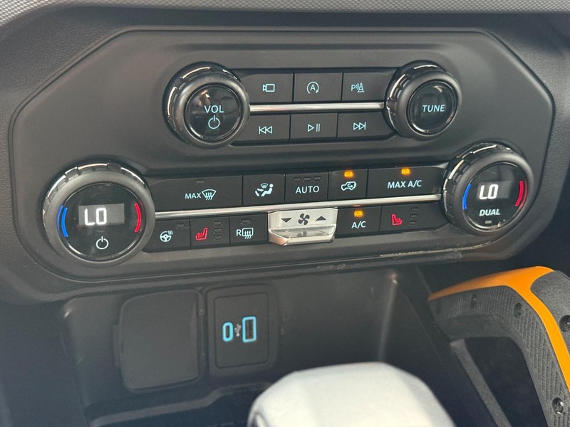 Ford Bronco Vehicle Full-screen Gallery Image 19