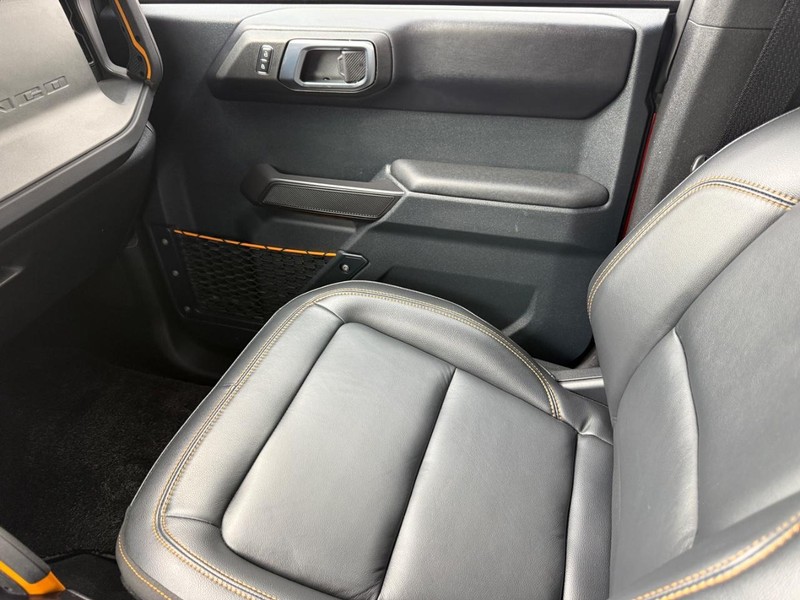 Ford Bronco Vehicle Full-screen Gallery Image 21