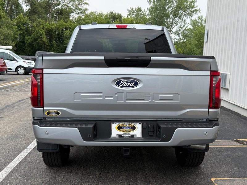 Ford F-150 Vehicle Full-screen Gallery Image 4