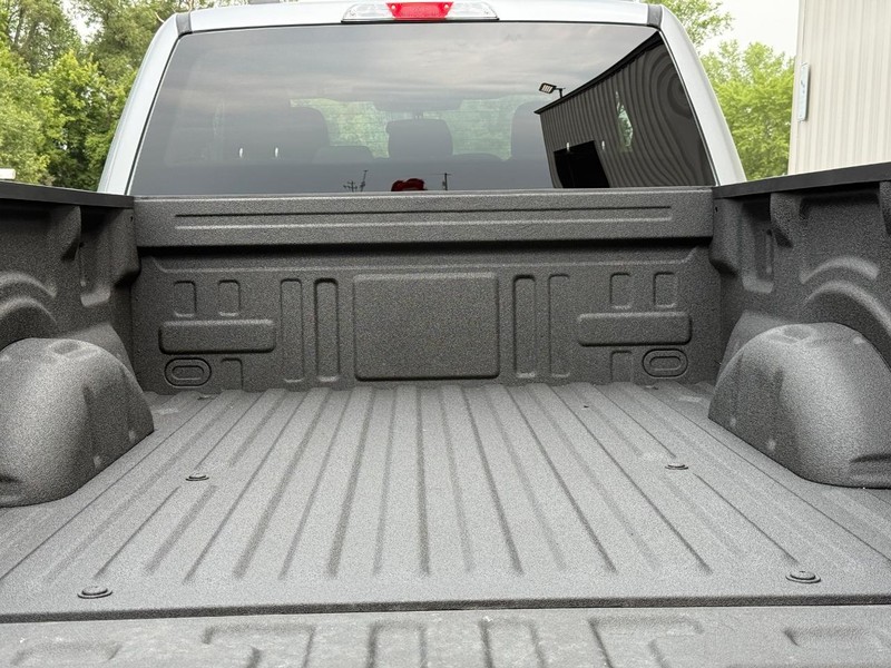 Ford F-150 Vehicle Full-screen Gallery Image 5