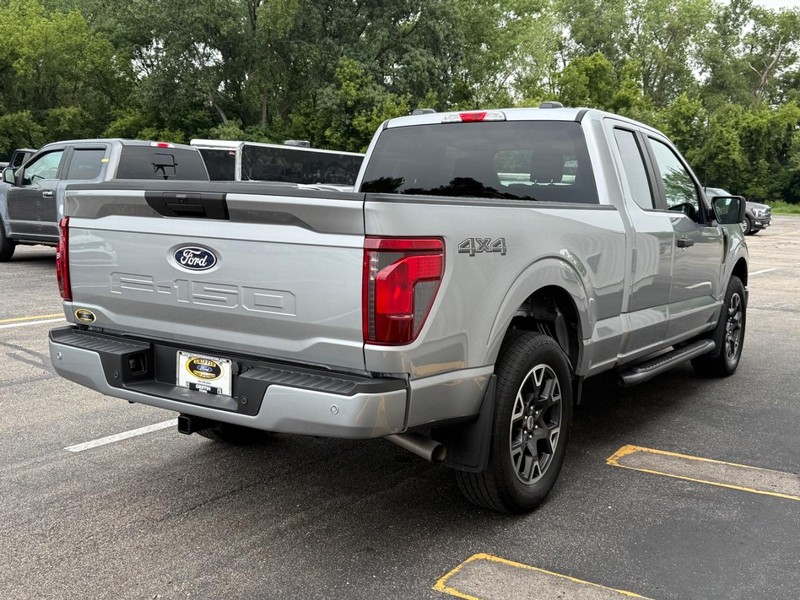 Ford F-150 Vehicle Full-screen Gallery Image 6