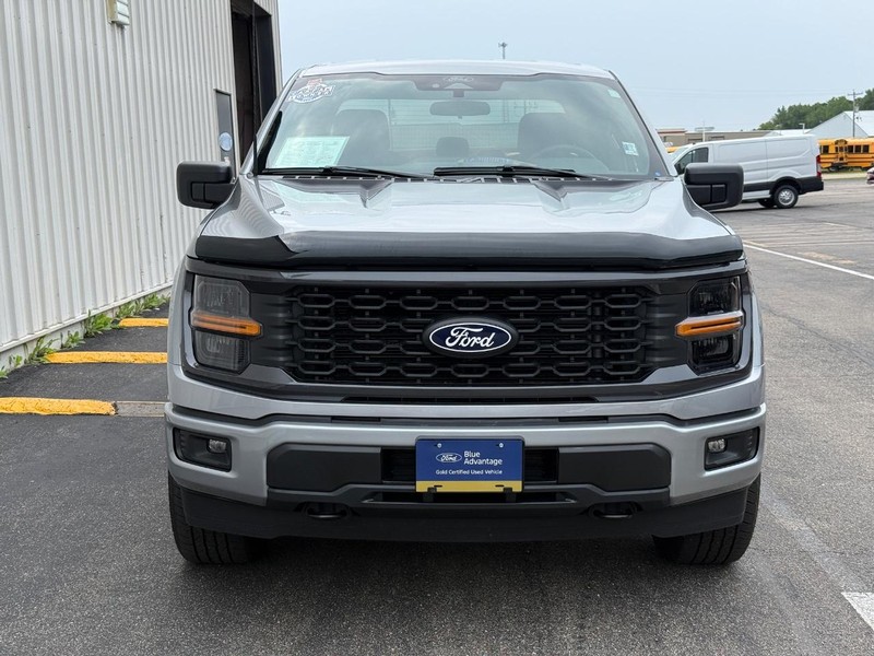 Ford F-150 Vehicle Full-screen Gallery Image 8