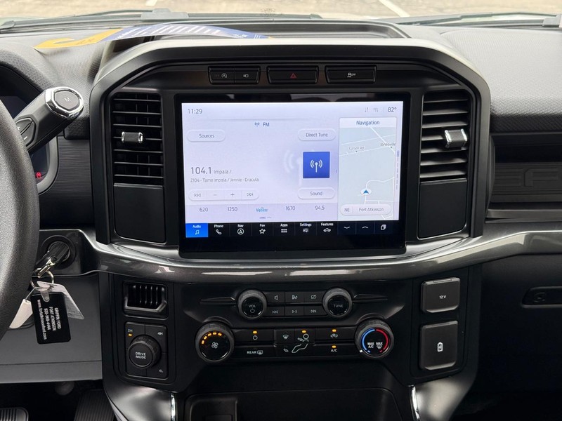 Ford F-150 Vehicle Full-screen Gallery Image 11