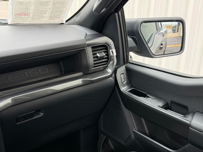 Ford F-150 Vehicle Full-screen Gallery Image 14