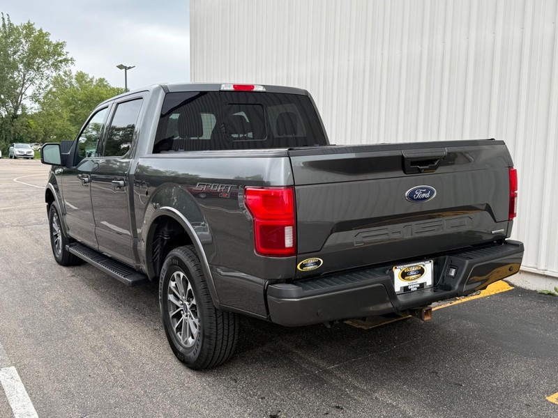 Ford F-150 Vehicle Full-screen Gallery Image 3