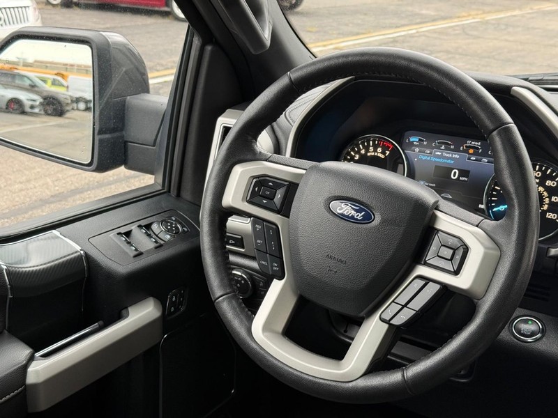Ford F-150 Vehicle Full-screen Gallery Image 13