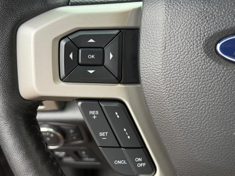 Ford F-150 Vehicle Full-screen Gallery Image 16