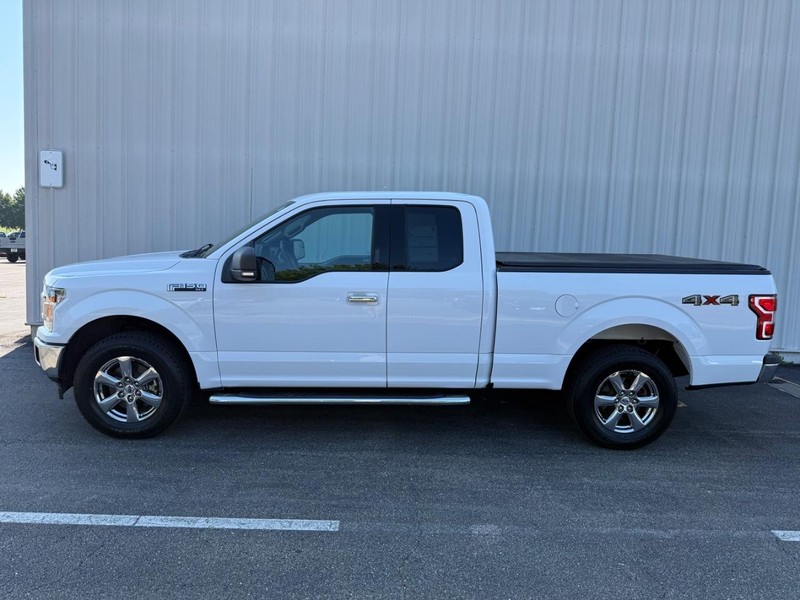 Ford F-150 Vehicle Full-screen Gallery Image 2