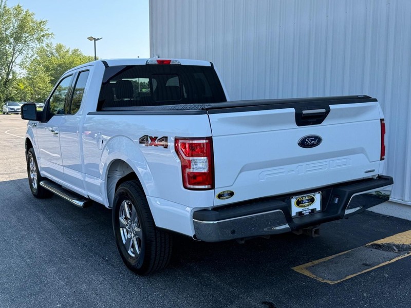 Ford F-150 Vehicle Full-screen Gallery Image 3