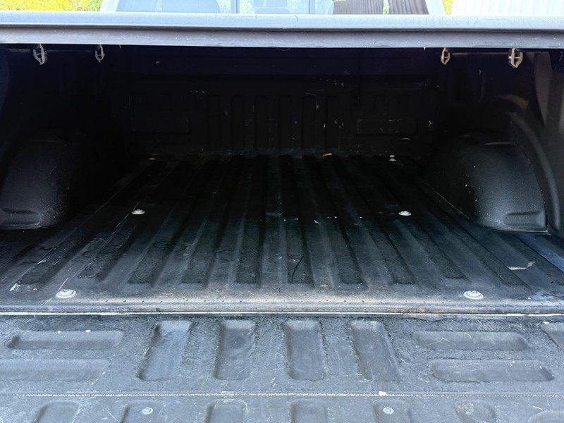 Ford F-150 Vehicle Full-screen Gallery Image 5
