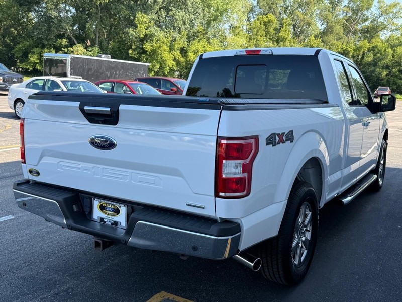 Ford F-150 Vehicle Full-screen Gallery Image 6
