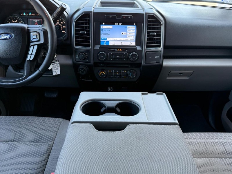 Ford F-150 Vehicle Full-screen Gallery Image 11