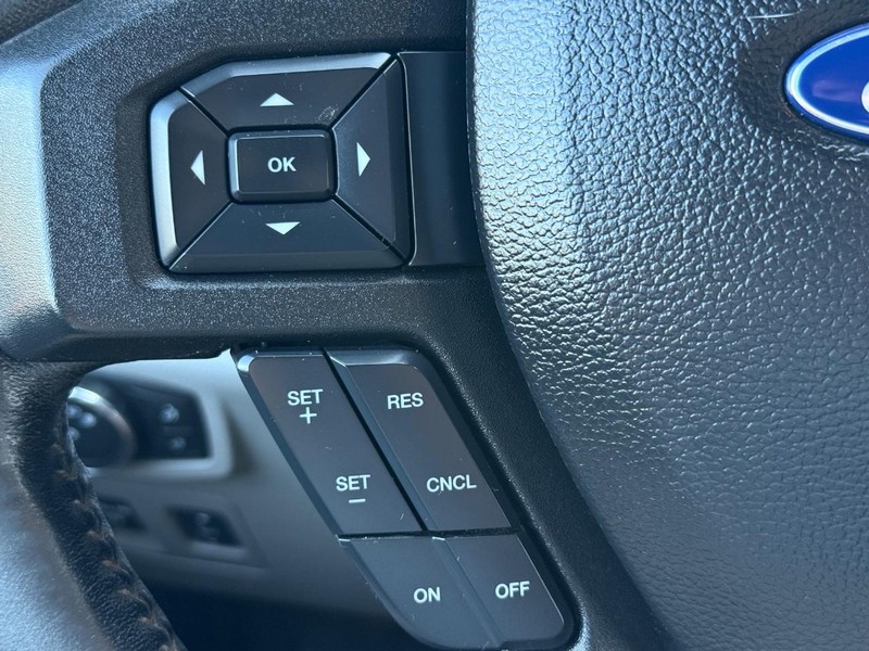 Ford F-150 Vehicle Full-screen Gallery Image 14
