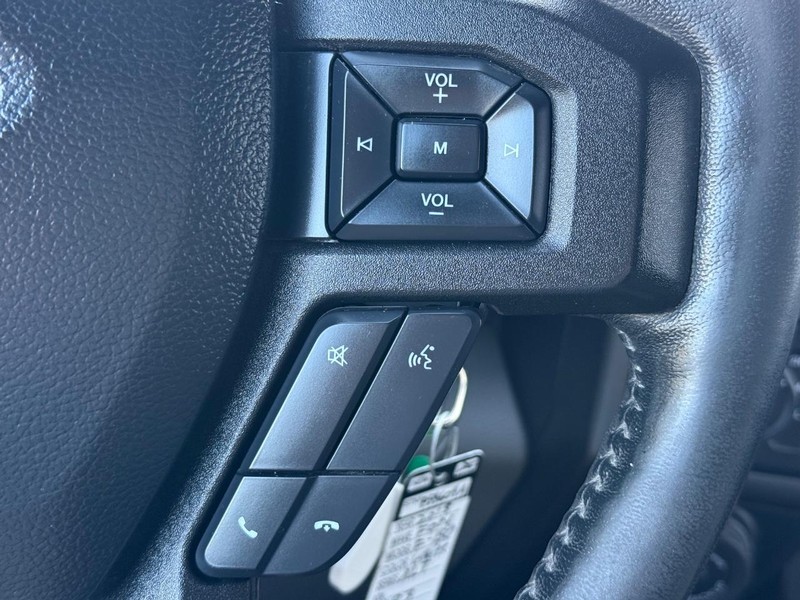 Ford F-150 Vehicle Full-screen Gallery Image 15