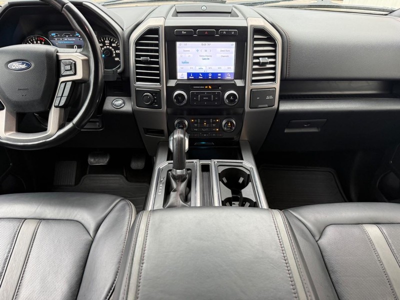 Ford F-150 Vehicle Full-screen Gallery Image 10