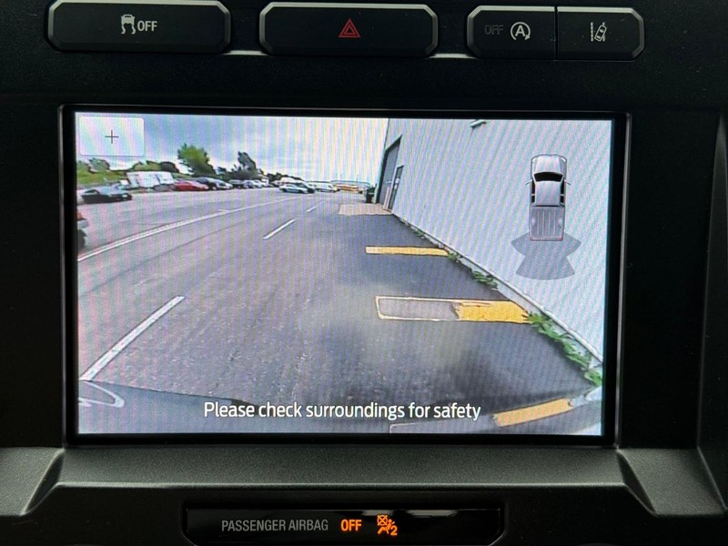 Ford F-150 Vehicle Full-screen Gallery Image 19