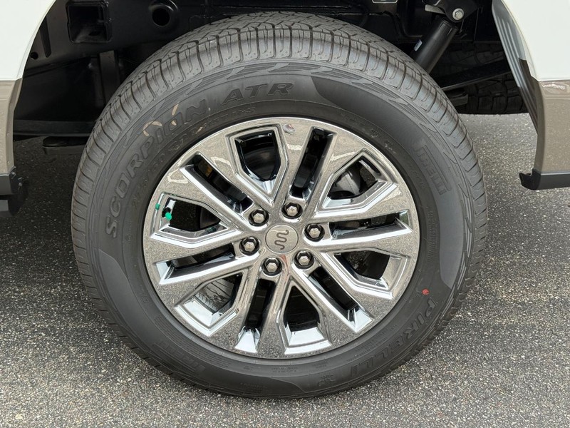 Ford F-150 Vehicle Full-screen Gallery Image 5