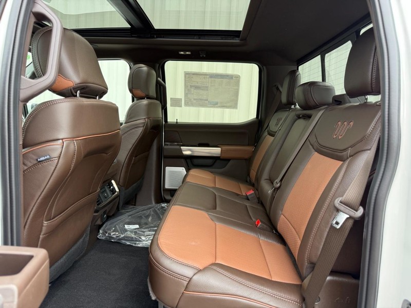 Ford F-150 Vehicle Full-screen Gallery Image 6