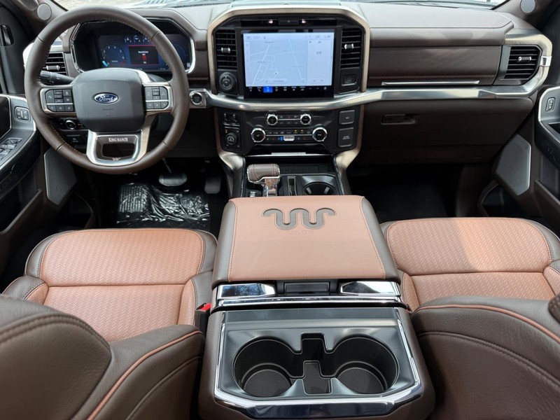 Ford F-150 Vehicle Full-screen Gallery Image 9
