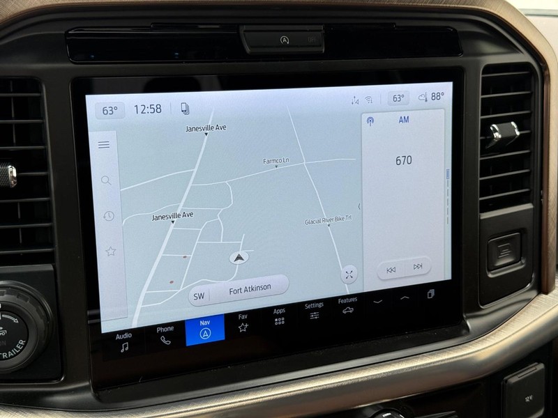 Ford F-150 Vehicle Full-screen Gallery Image 14