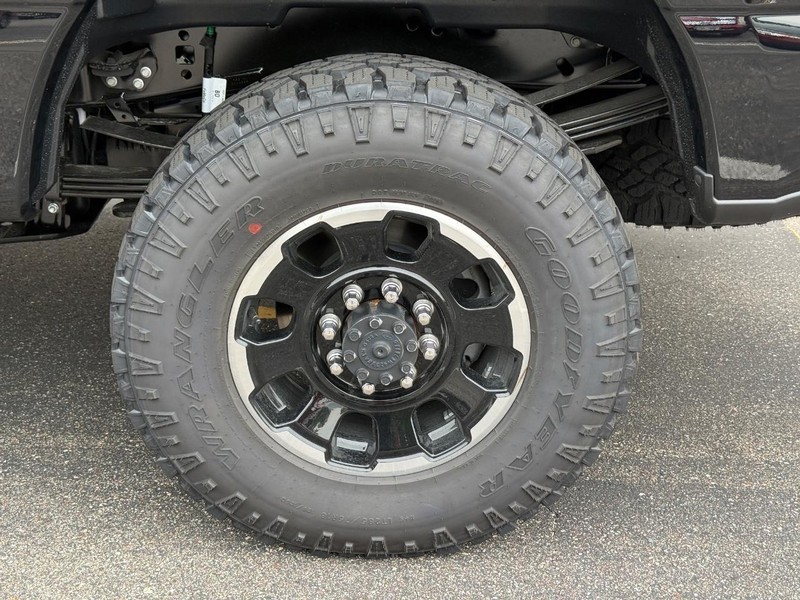Ford Super Duty F-350 SRW Vehicle Full-screen Gallery Image 5