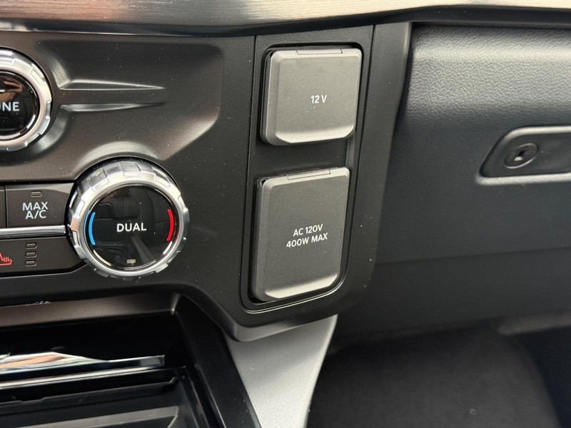 Ford Super Duty F-350 SRW Vehicle Full-screen Gallery Image 18