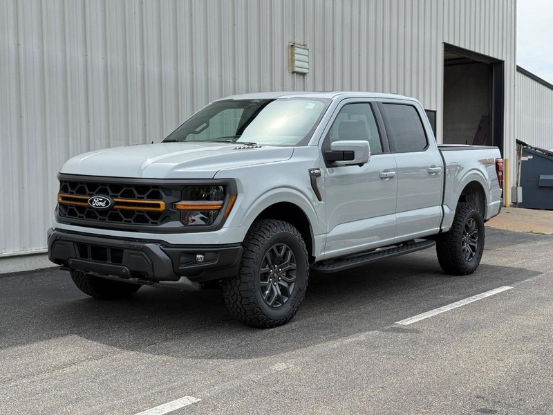 Ford F-150 Vehicle Full-screen Gallery Image 2