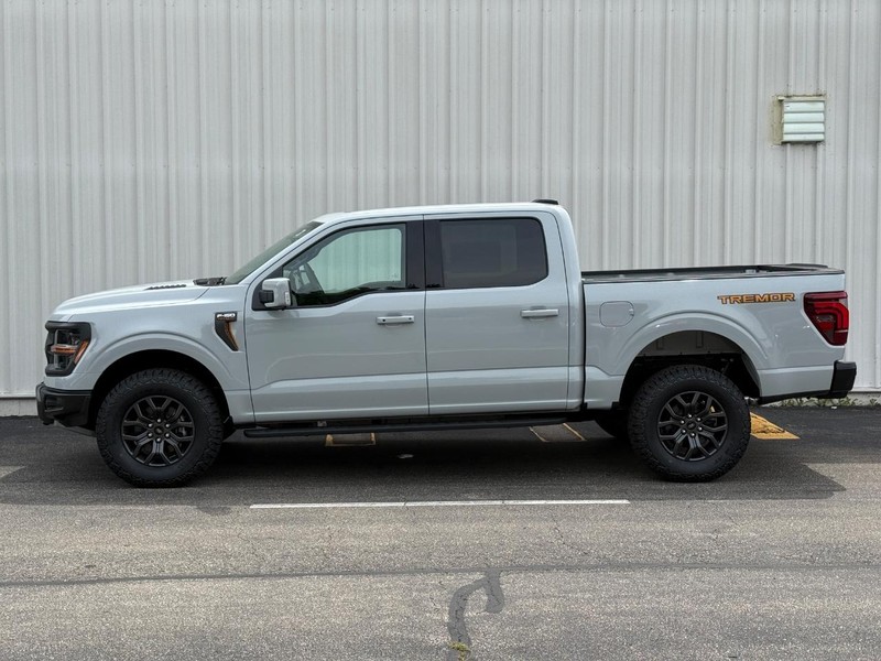 Ford F-150 Vehicle Full-screen Gallery Image 3